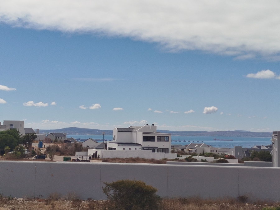 4 Bedroom Property for Sale in Hoogland Western Cape